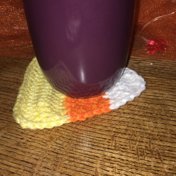 Crochet candy corn coasters - Picture 4 of 8